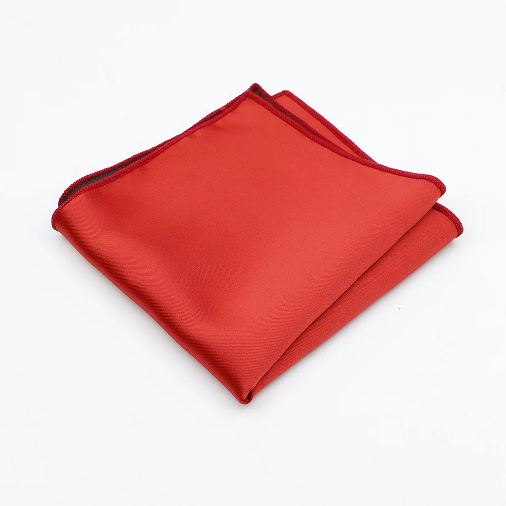 serviette rouge élégante