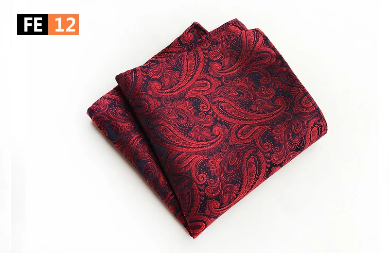 mouchoir élégant rouge noir paisley