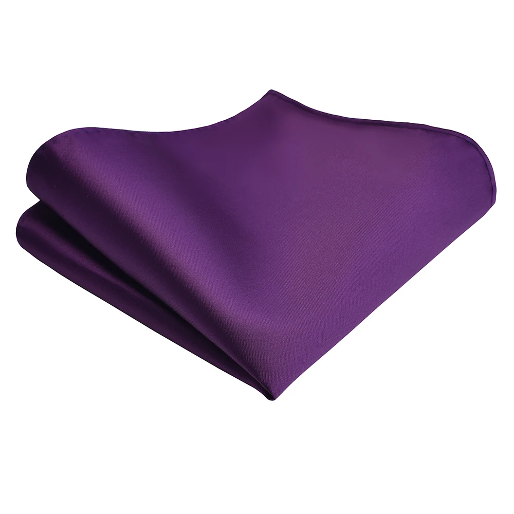 serviette violette pliée élégante