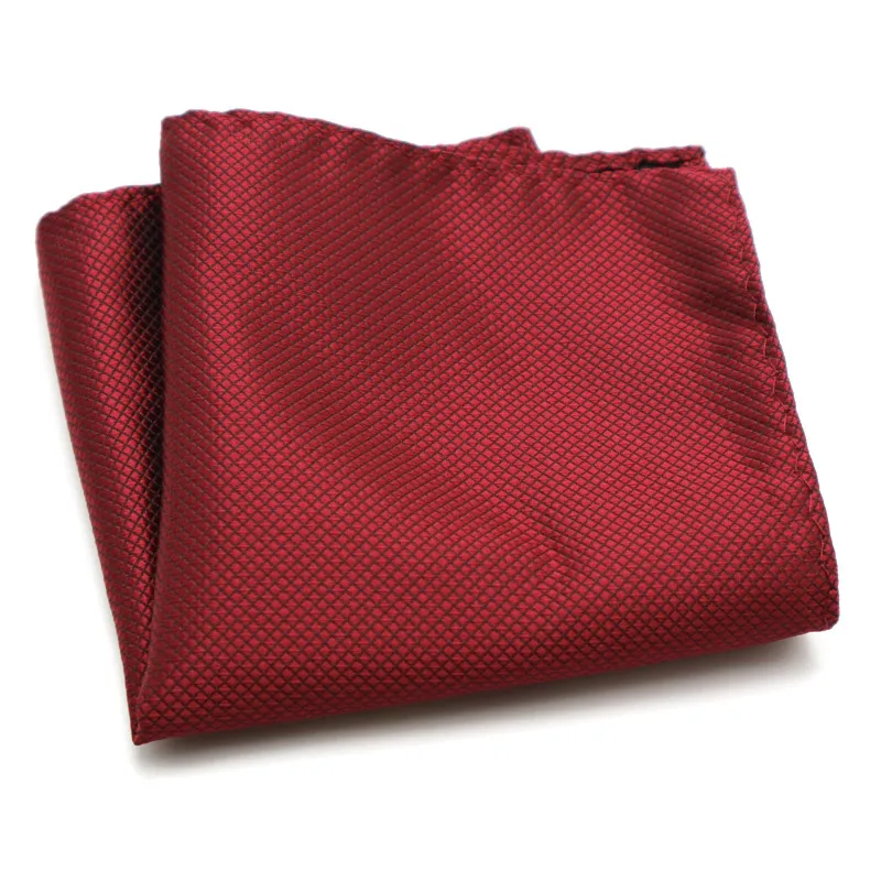 serviette rouge pliée