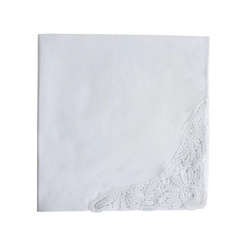 serviette en dentelle blanche